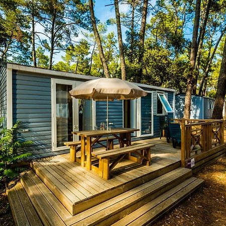 Camping La Sousta**** Remoulins Eksteriør bilde