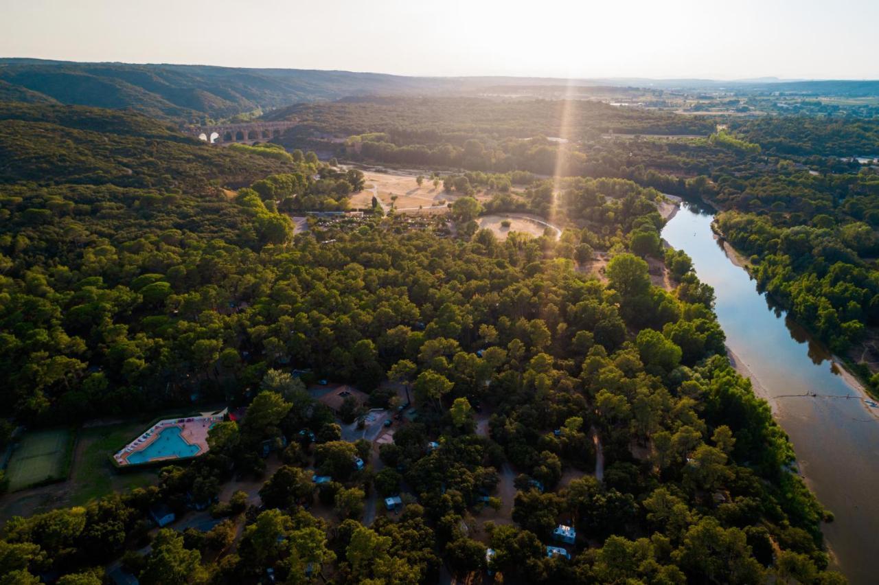 Camping La Sousta**** Remoulins Eksteriør bilde