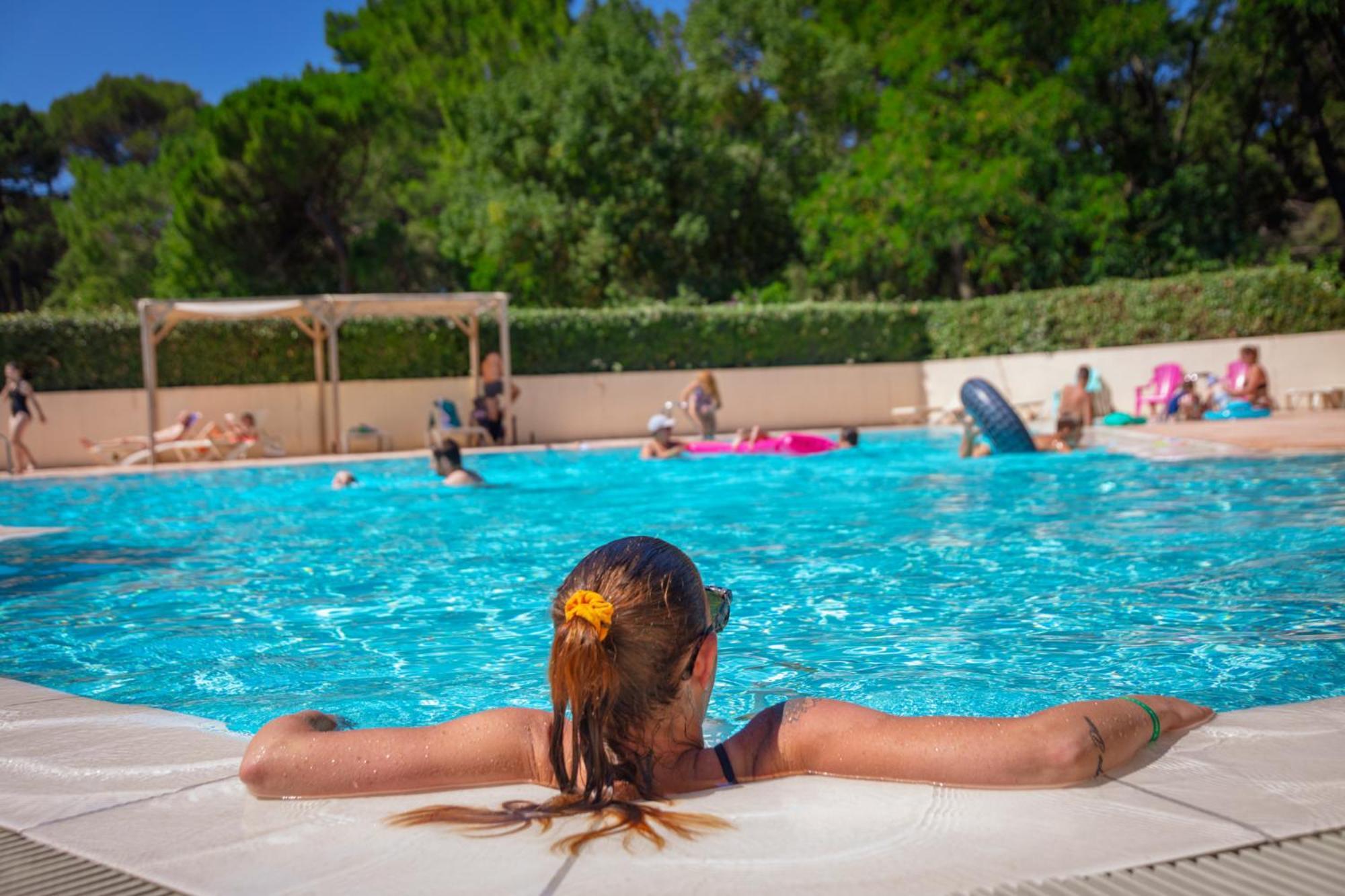 Camping La Sousta**** Remoulins Eksteriør bilde