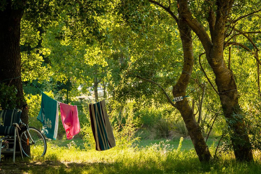 Camping La Sousta**** Remoulins Eksteriør bilde