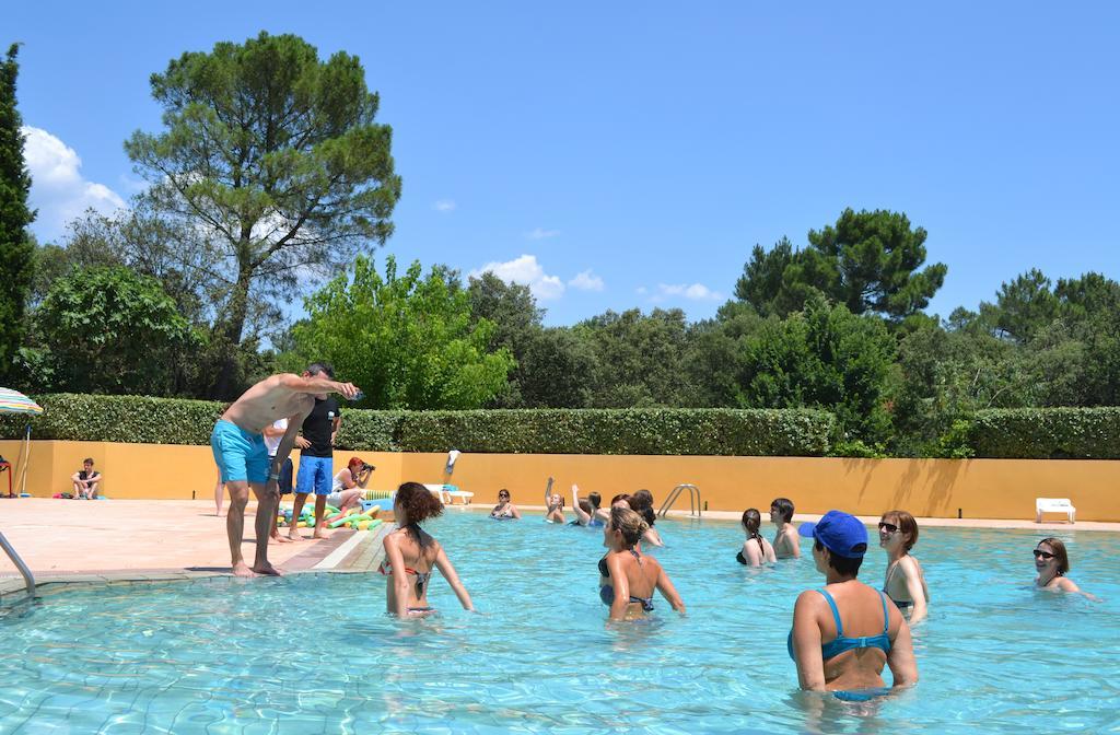 Camping La Sousta**** Remoulins Eksteriør bilde